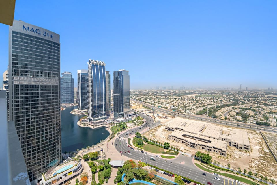 1BR Apartment minutes from Mall of the Emirates Apartment in Dubai