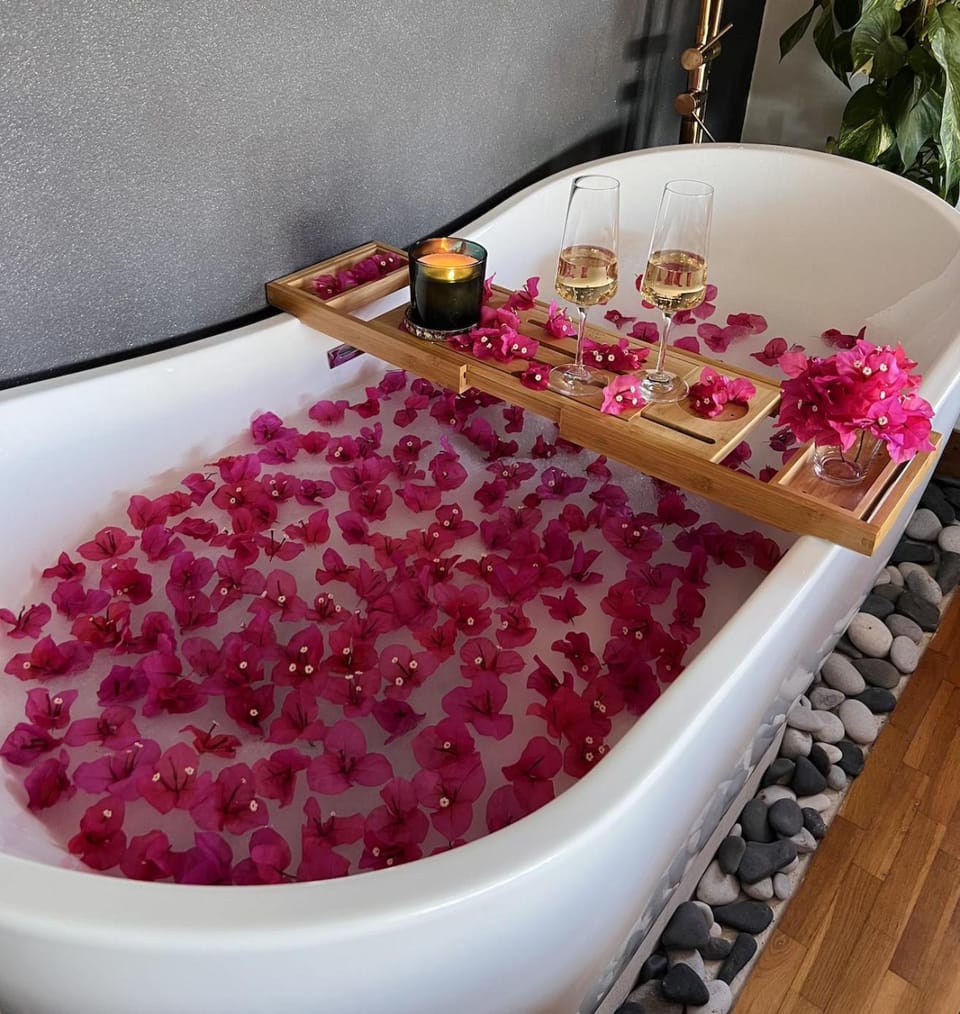 Hot Tub, Bath
