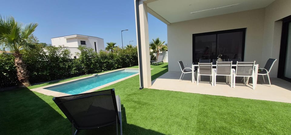Villa REVA ,8 couchages, piscine entre terre et mer Villa in Nézignan-l'Évêque