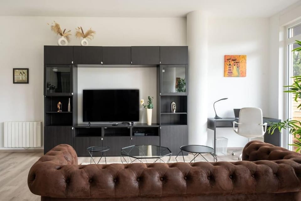 TV and multimedia, Seating area