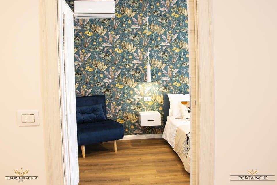 Bed, Photo of the whole room, Bedroom, internet, air conditioner