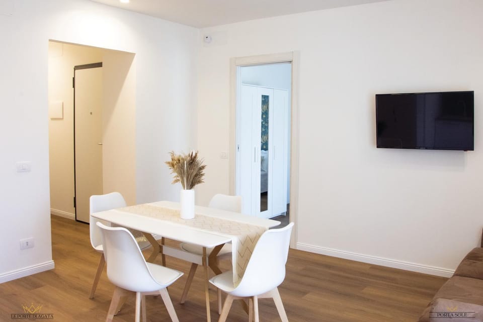 TV and multimedia, Dining area
