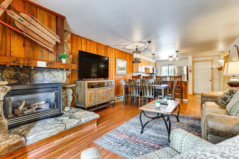 Winter Park Condo w/ Resort Shuttle On-Site! House in Fraser