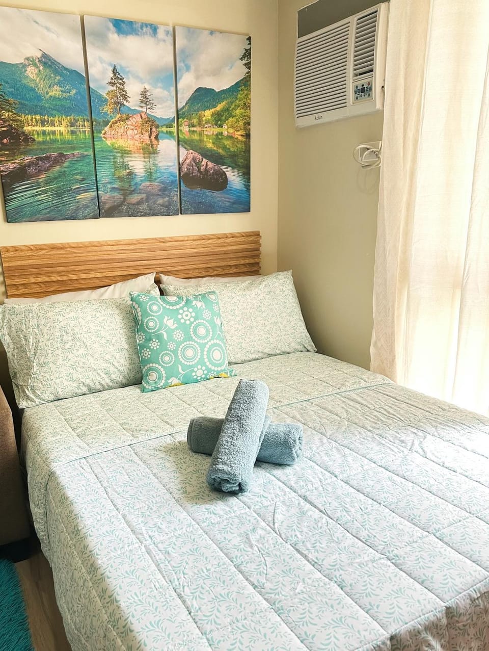 Bed, Photo of the whole room, Bedroom, air conditioner