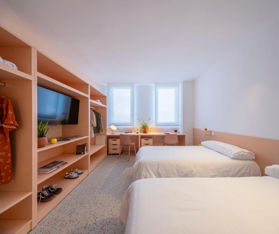 Property building, Bed