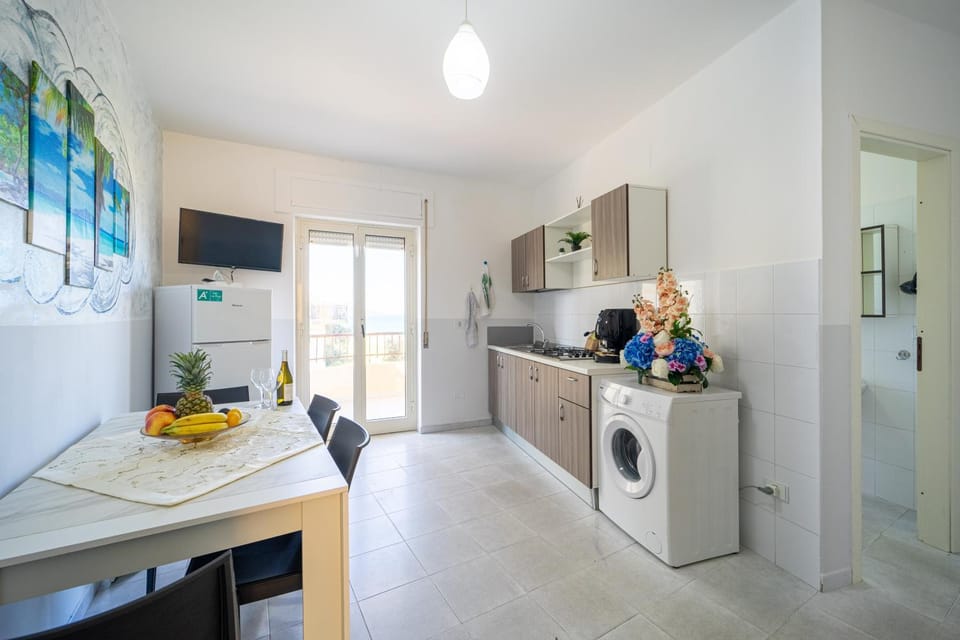 TV and multimedia, Kitchen or kitchenette, Dining area, pet friendly, stove, washing machine