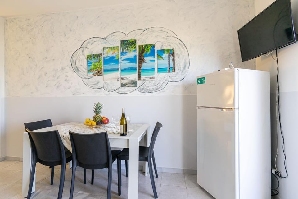 TV and multimedia, Dining area