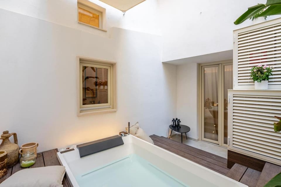 Patio, Patio, Swimming pool