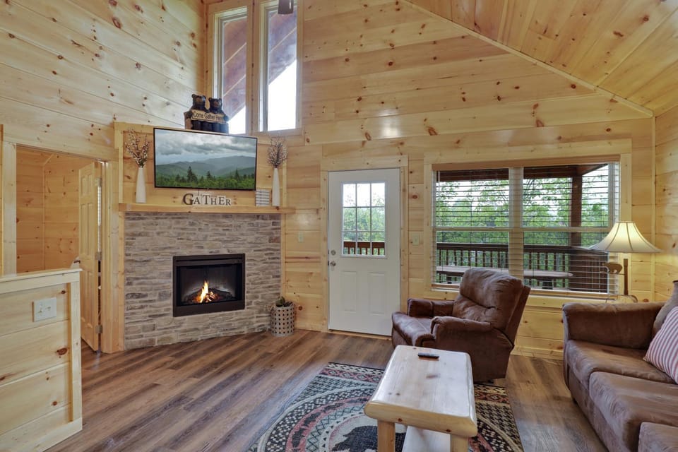 LOCATION A'Dreamin is a 2 Bed 2 Bath brand new log cabin in the heart of Pigeon Forge Cabin in Pigeon Forge
