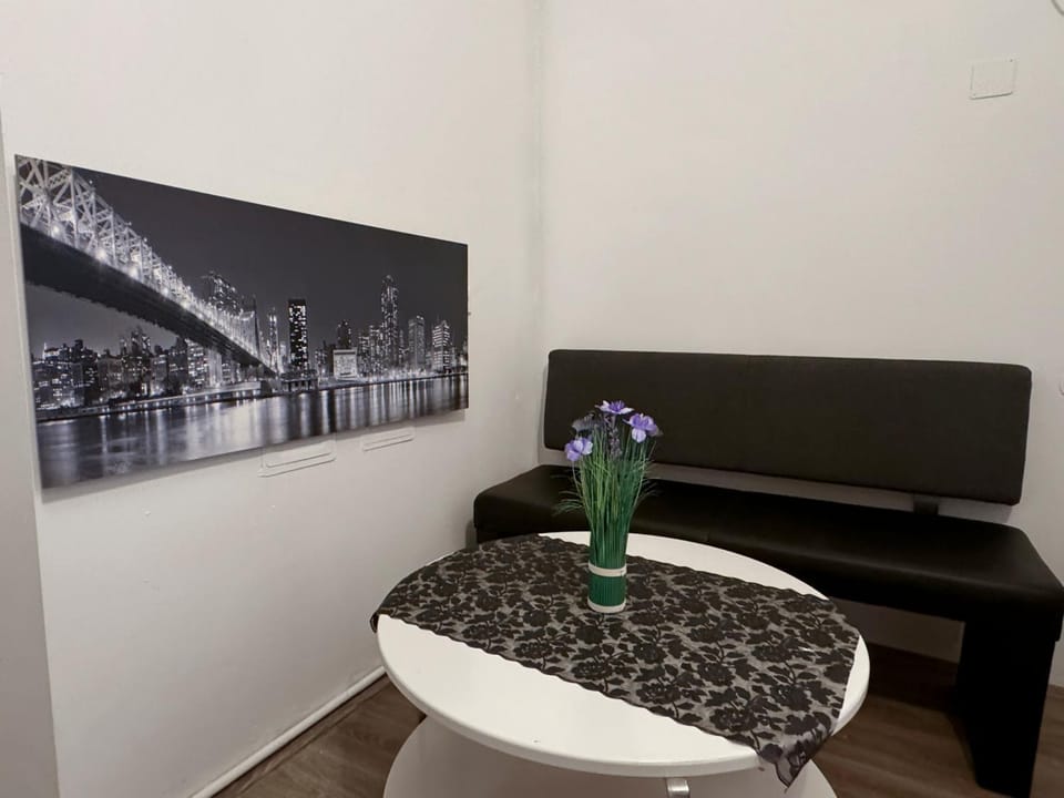 Decorative detail, Seating area