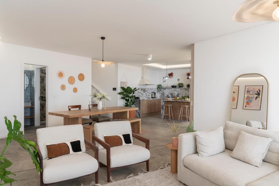 Kitchen or kitchenette, Living room, Dining area