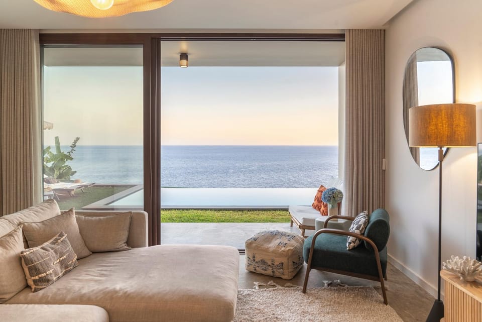 Living room, Pool view