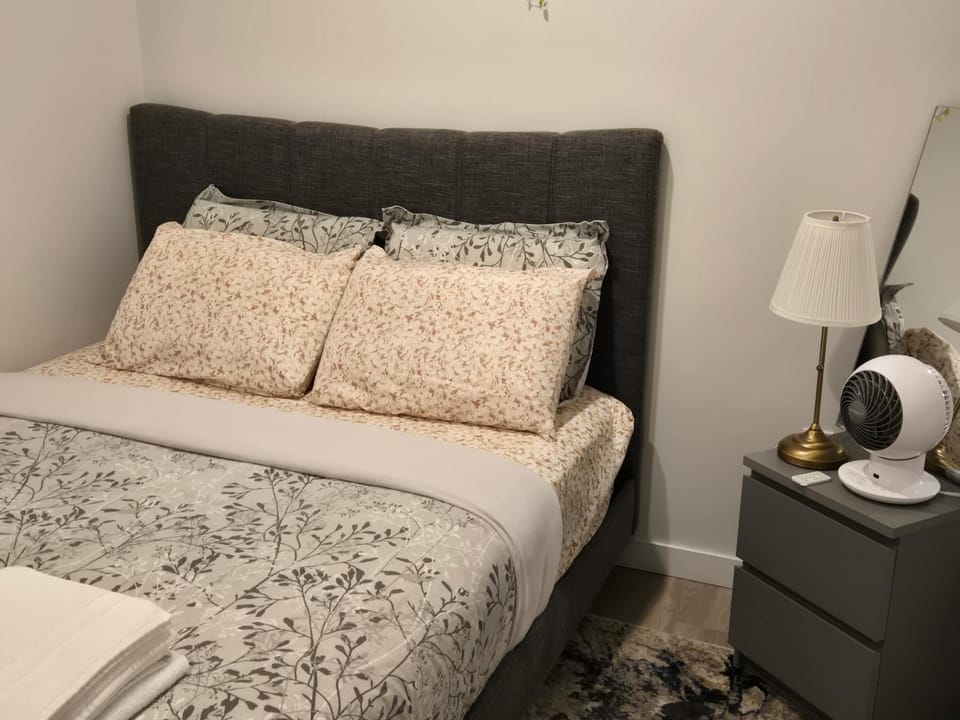 Parkside Basement Suite Apartment in Edmonton