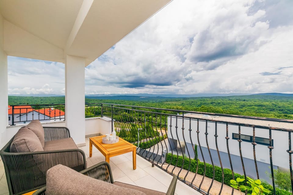 Natural landscape, View (from property/room), Balcony/Terrace, Seating area