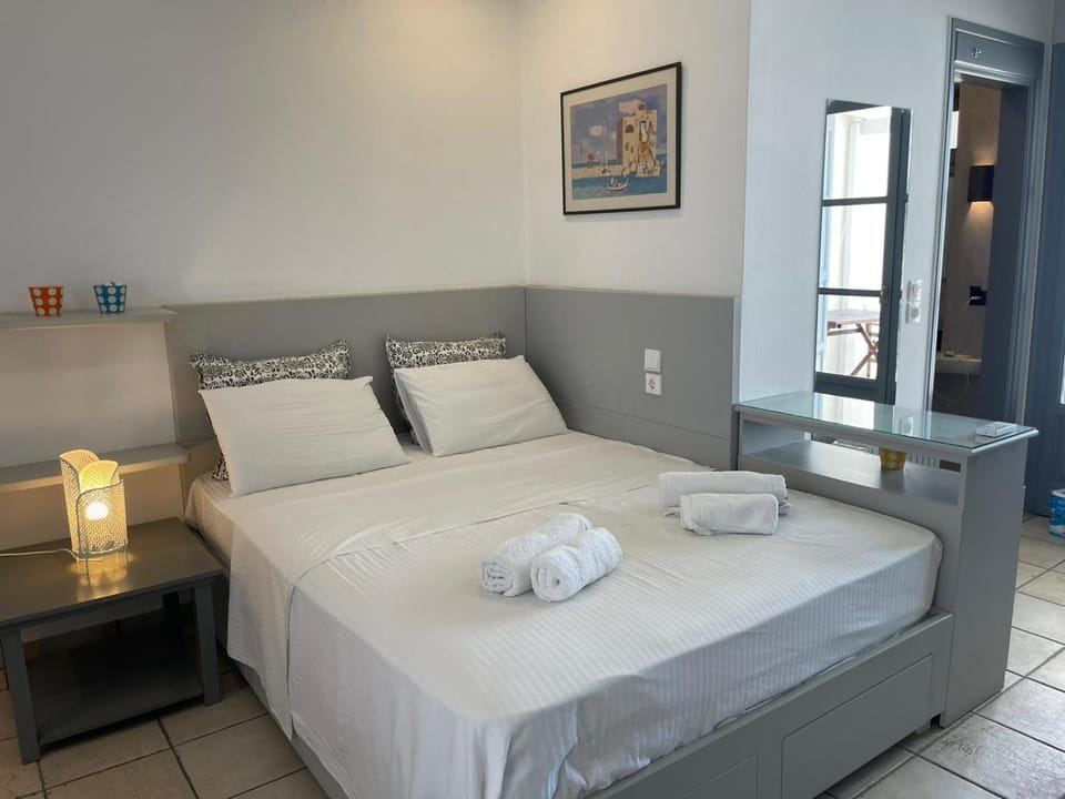 City Centre Tinos Studio with Old Port Sea View & Balcony Apartment in Decentralized Administration of the Aegean