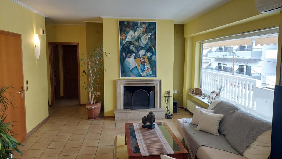 TV and multimedia, Living room, Seating area, fireplace