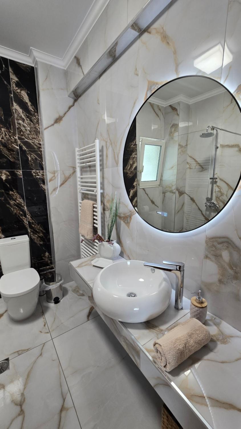 Shower, Toilet, Bathroom