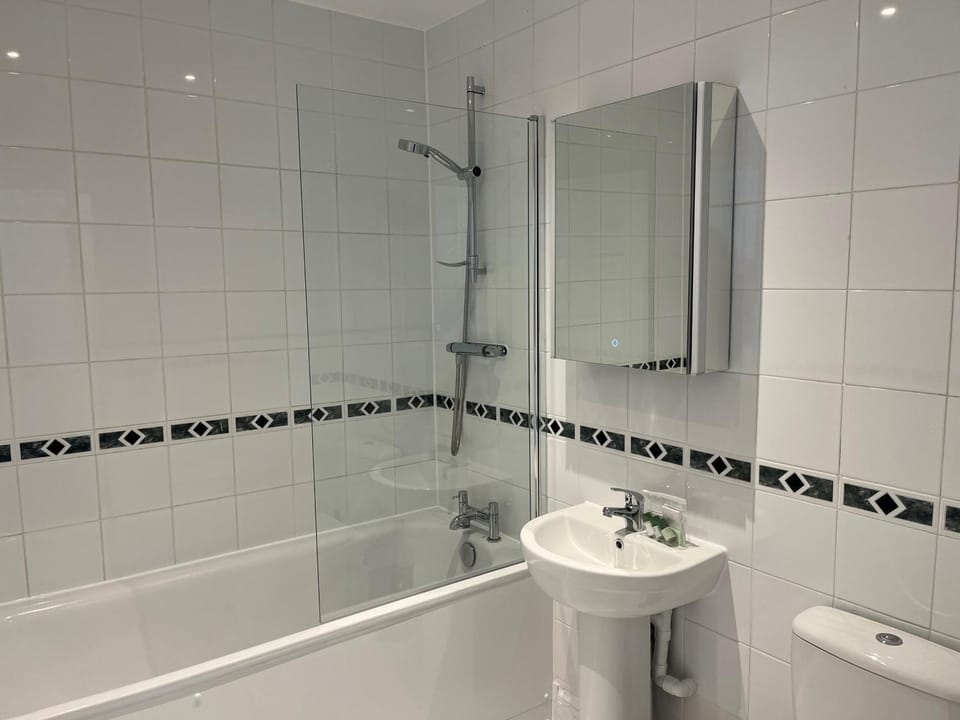 Shower, Bathroom, towels