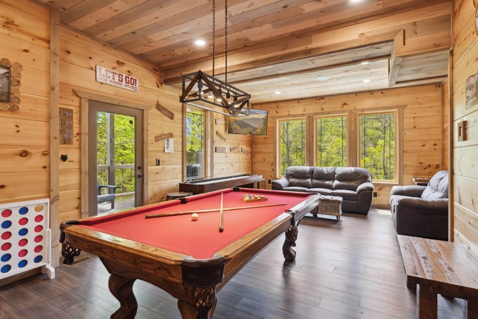 Peaceful Pines - A 5 Bedroom Paradise House in Sevier County