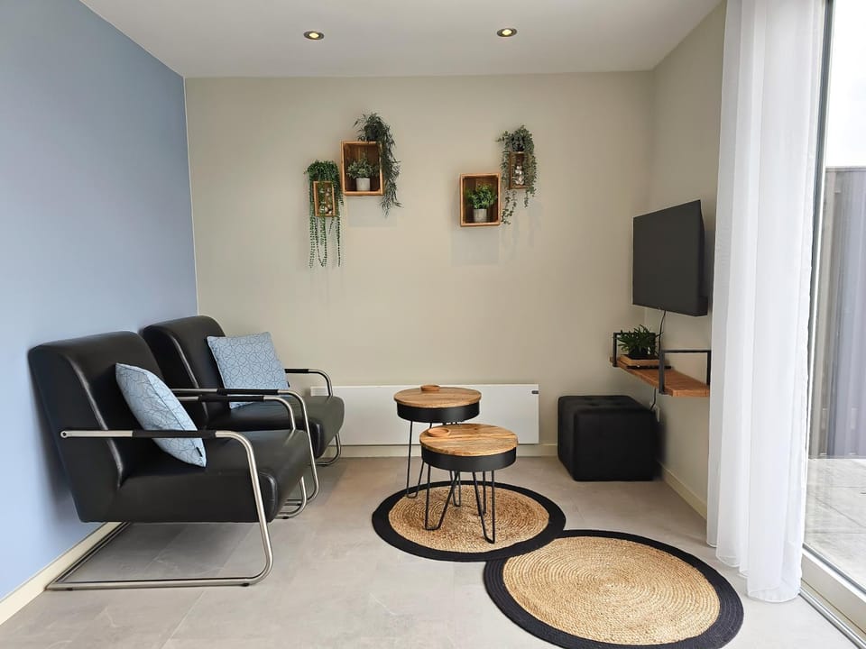 TV and multimedia, Seating area