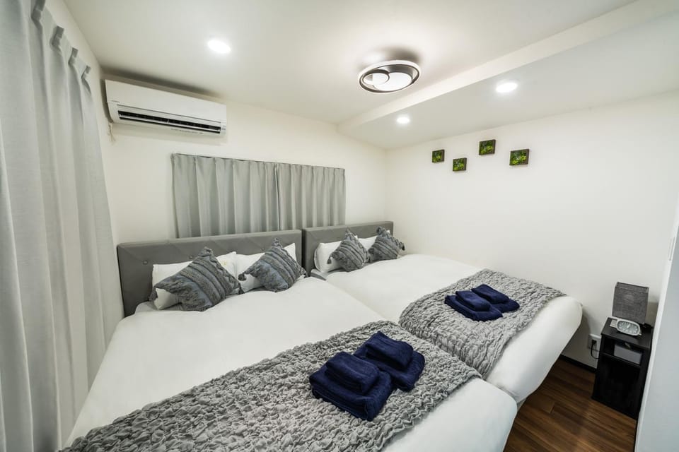 Bedroom, air conditioner