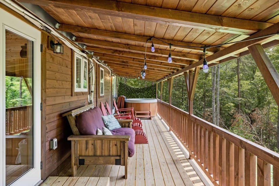 Mountain Angel is a quaint 2 bed 1 bath cabin nestled in the Sky Harbor community Cabin in Gatlinburg