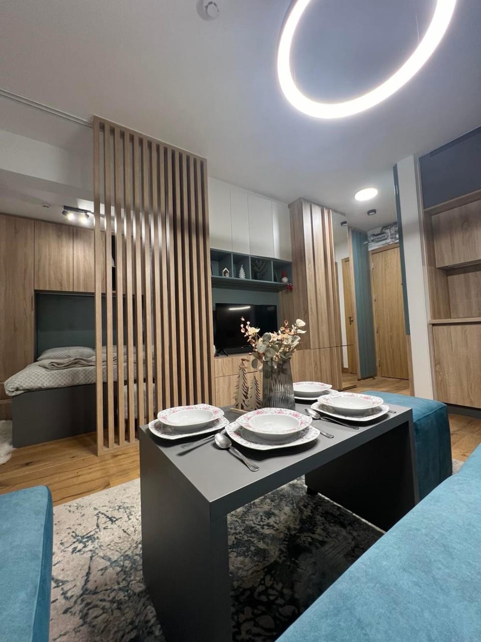 Bed, Living room, Photo of the whole room, Seating area, Dining area, wardrobe
