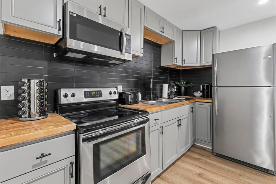 Chic 1BR Oasis Ideal Retreat near Six Flags Apartment in Mableton