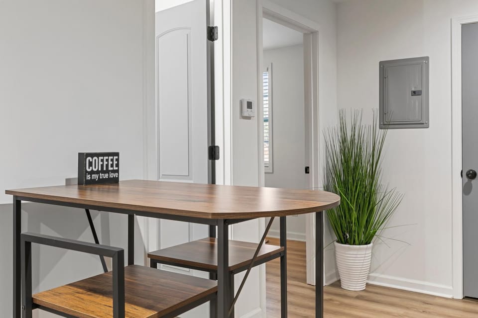 Chic 1BR Oasis Ideal Retreat near Six Flags Apartment in Mableton