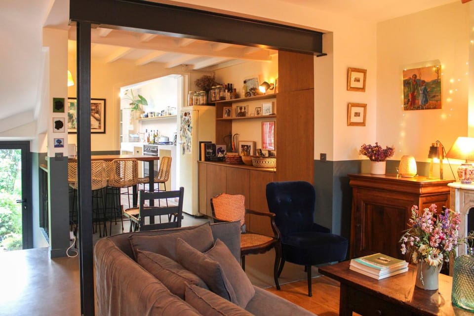 Pretty town house with garden House in Saint-Denis, France