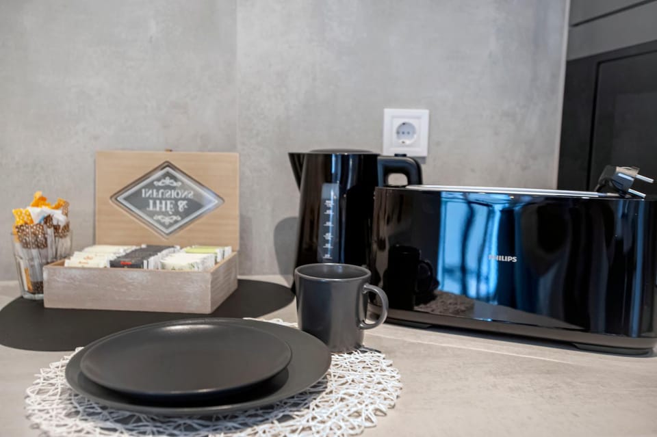 Coffee/tea facilities, Dining area, Communal kitchen, microwave, toaster