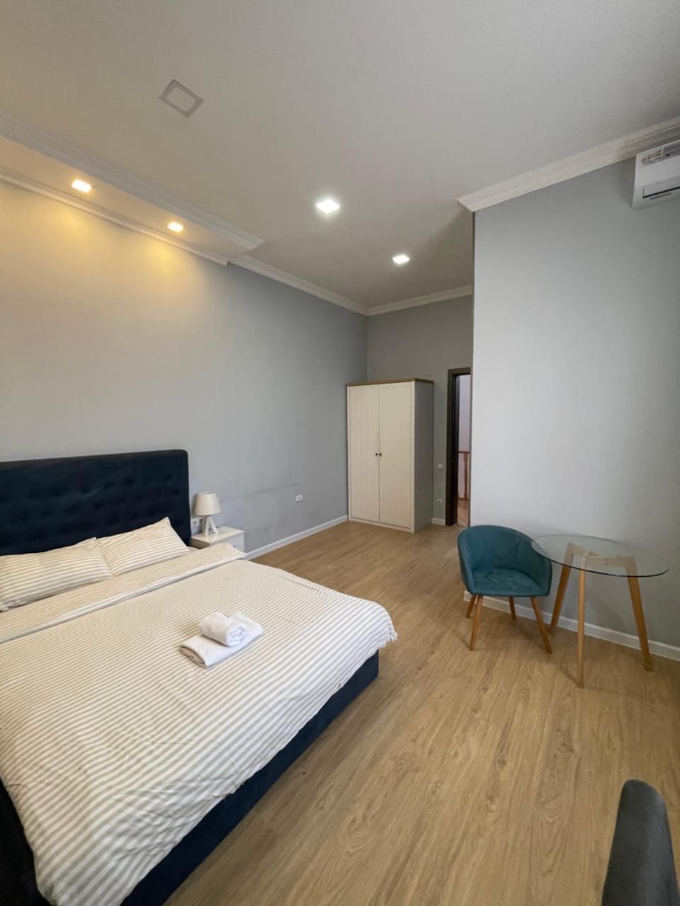 Bedroom, wardrobe, air conditioner