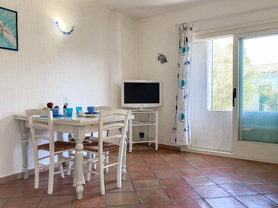 TV and multimedia, Dining area