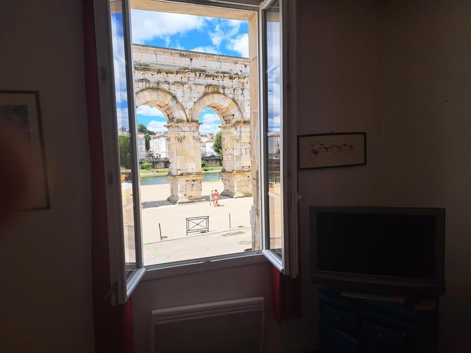 Duplex vue dégagée sur le vieux Saintes Apartment in Nouvelle-Aquitaine