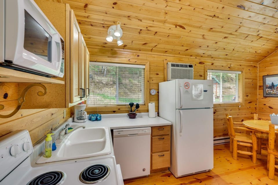 Hike, Ski, ATV! Ride-Ready Deadwood Cabin w/ Grill Cabin in North Lawrence
