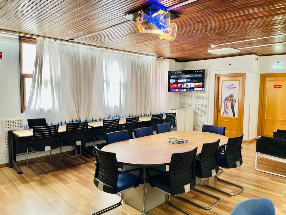 TV and multimedia, Seating area, Meeting/conference room