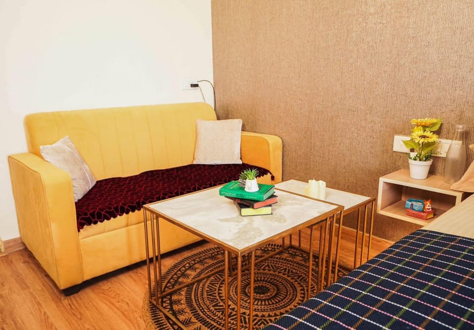 Richa's Home at Gaur Mall Apartment hotel in Noida