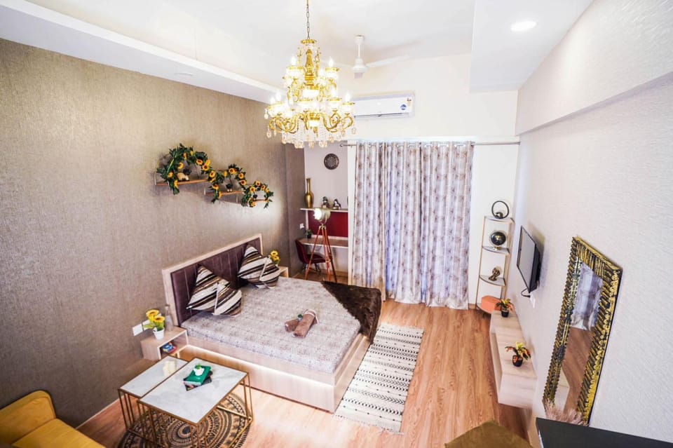 Richa's Home at Gaur Mall Apartment hotel in Noida