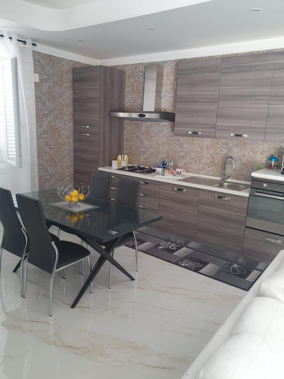 Kitchen or kitchenette, Dining area, stove