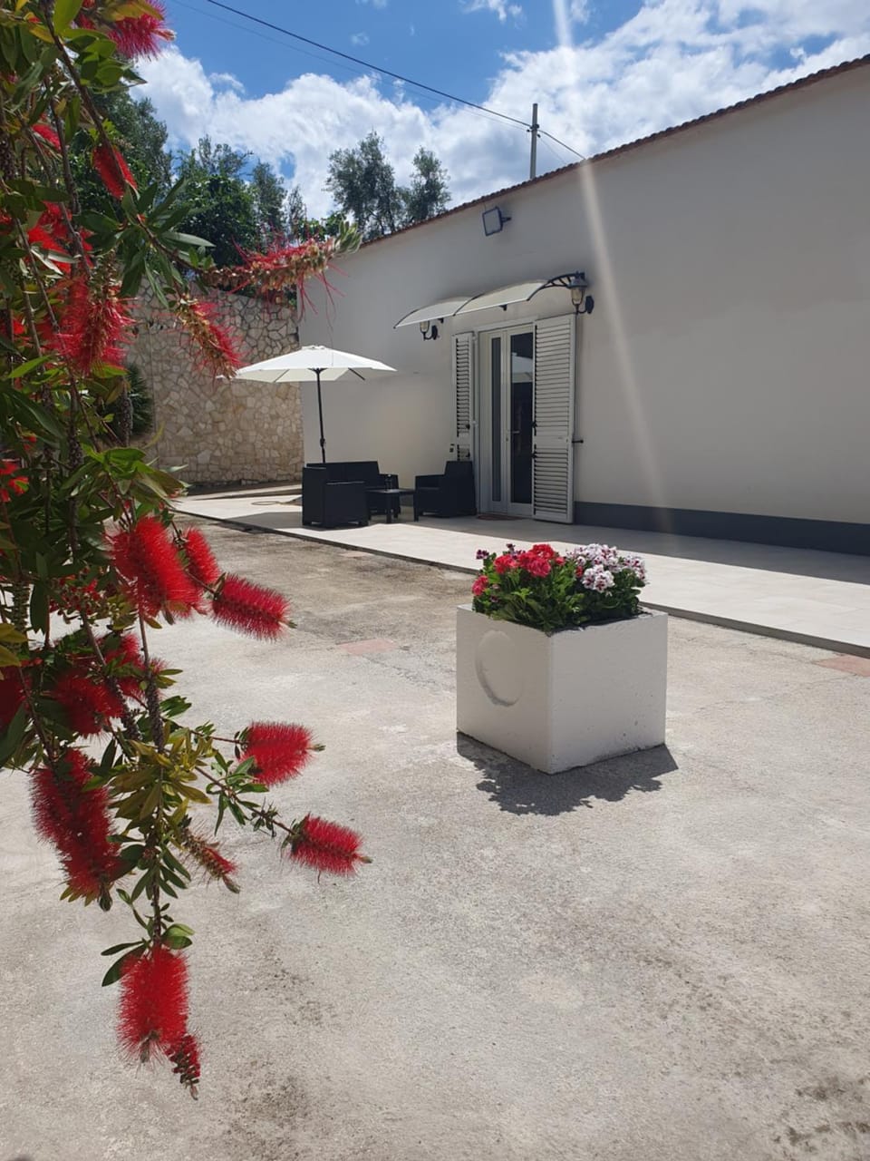 Property building, Patio, Day, Garden