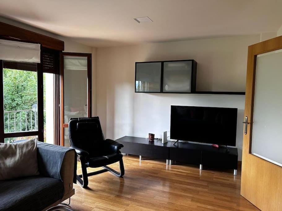 Communal lounge/ TV room, TV and multimedia, Living room, Seating area