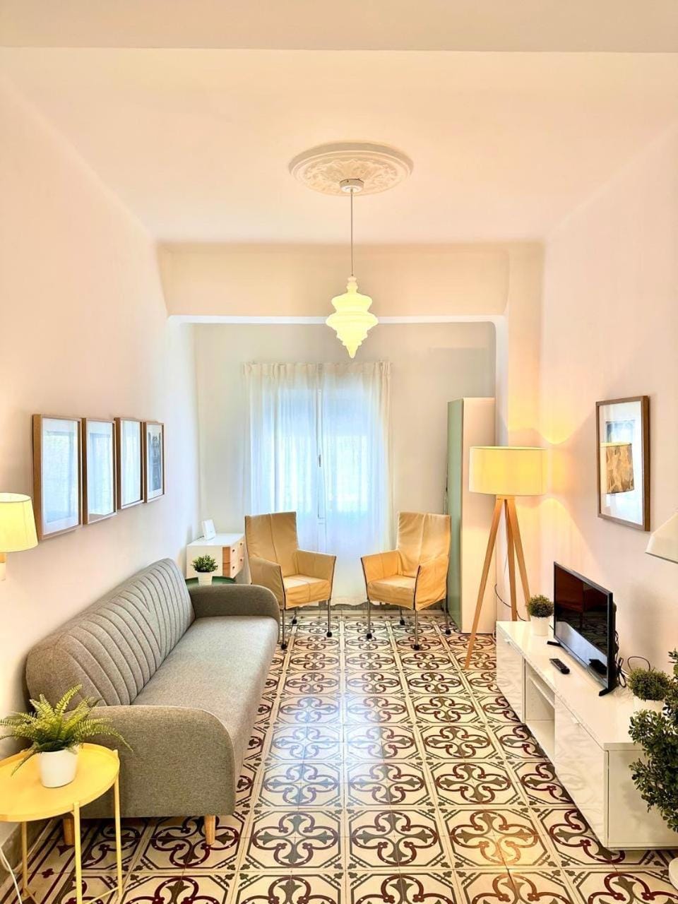 Communal lounge/ TV room, Living room, Seating area