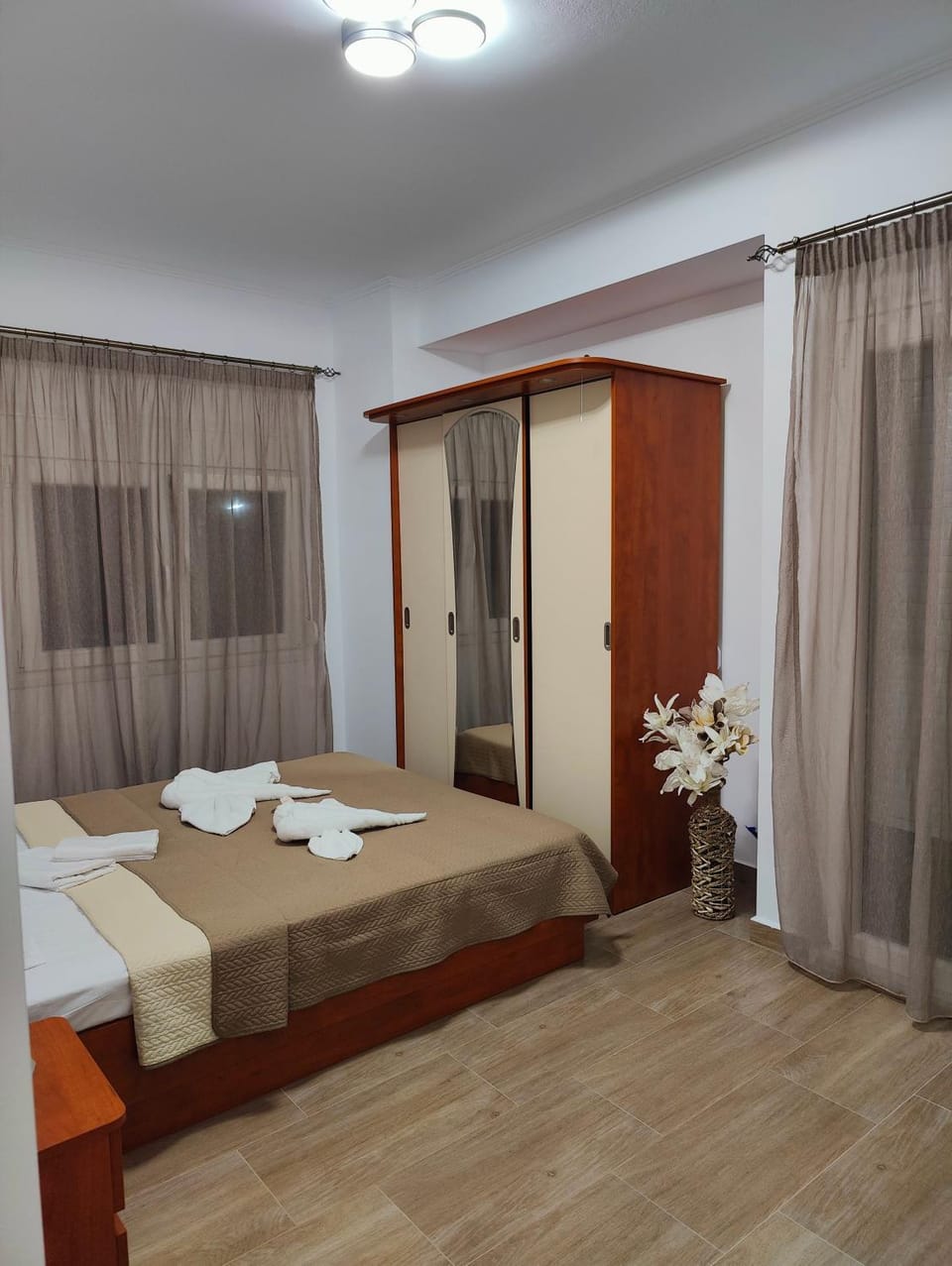 Bed, Photo of the whole room, Bedroom, towels, wardrobe