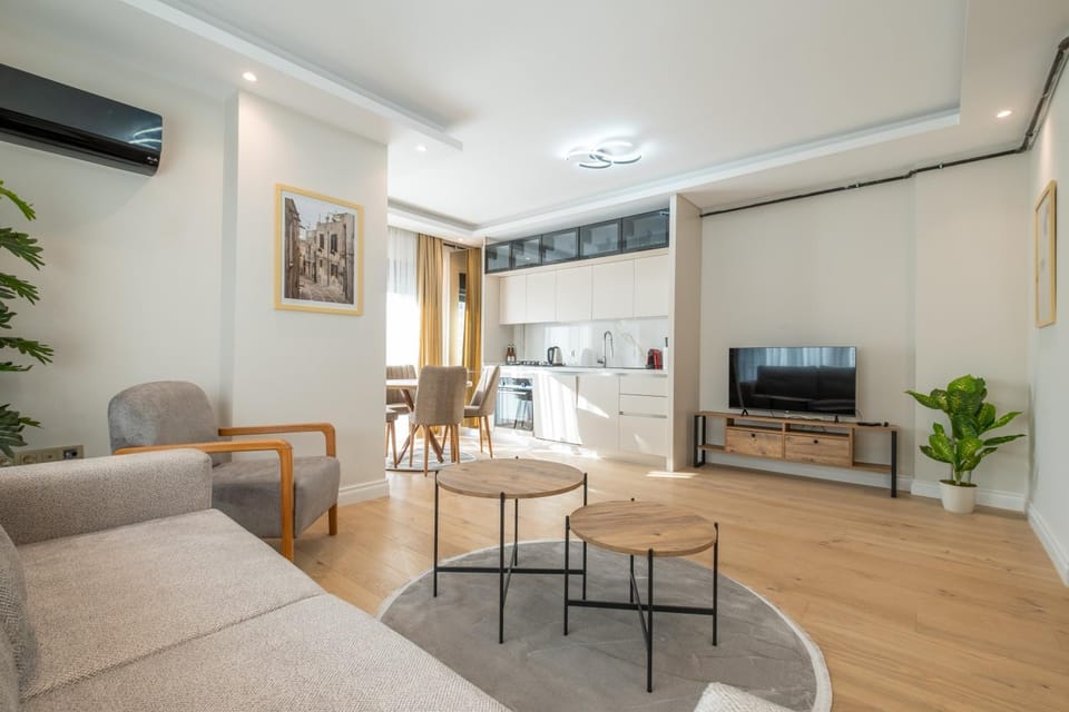 Kitchen or kitchenette, Living room, Seating area