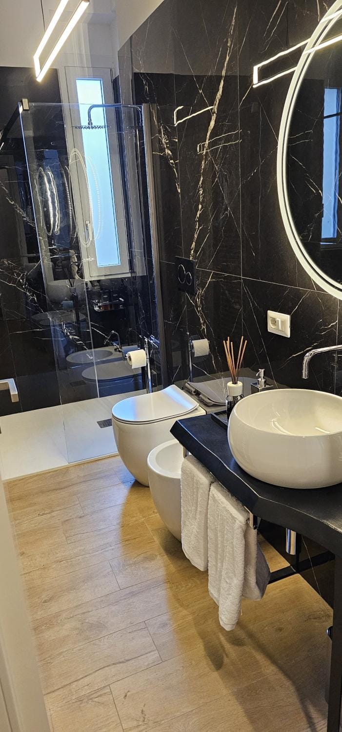 Shower, Bathroom, towels