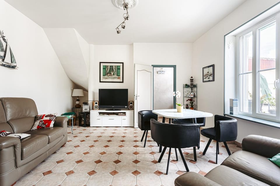 Property building, Living room