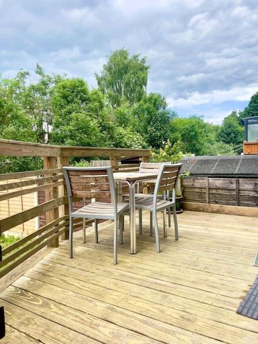 United View! Big House, Prime location, Transport House in Stretford