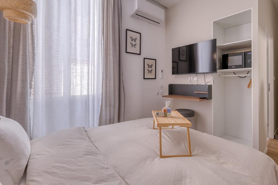 Bed, TV and multimedia, Photo of the whole room, Bedroom, air conditioner
