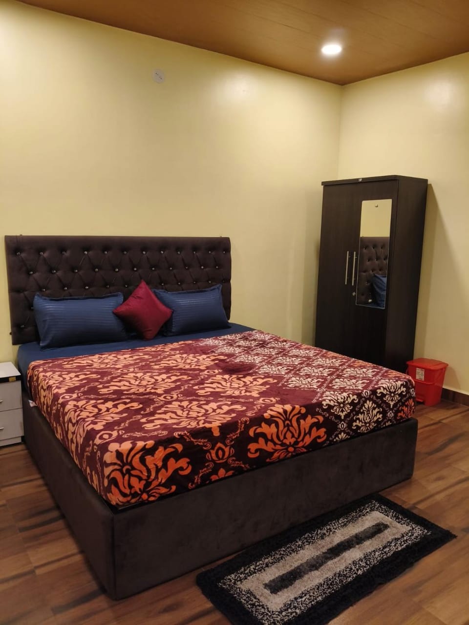 Bed, Photo of the whole room