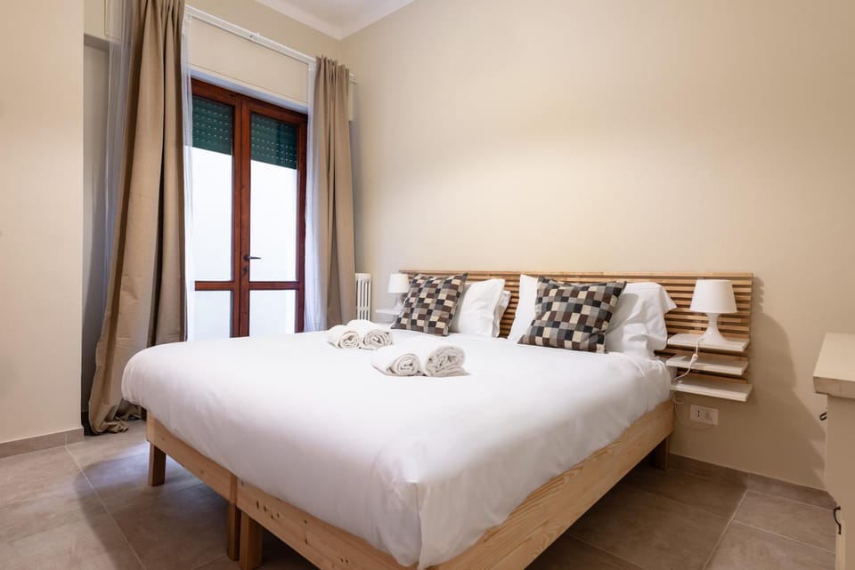 Bed, Photo of the whole room